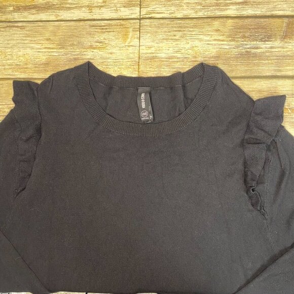 Agnes and Dora Women's Cozy Ruffle Detail Black Sweater in size XXL - Picture 2 of 6